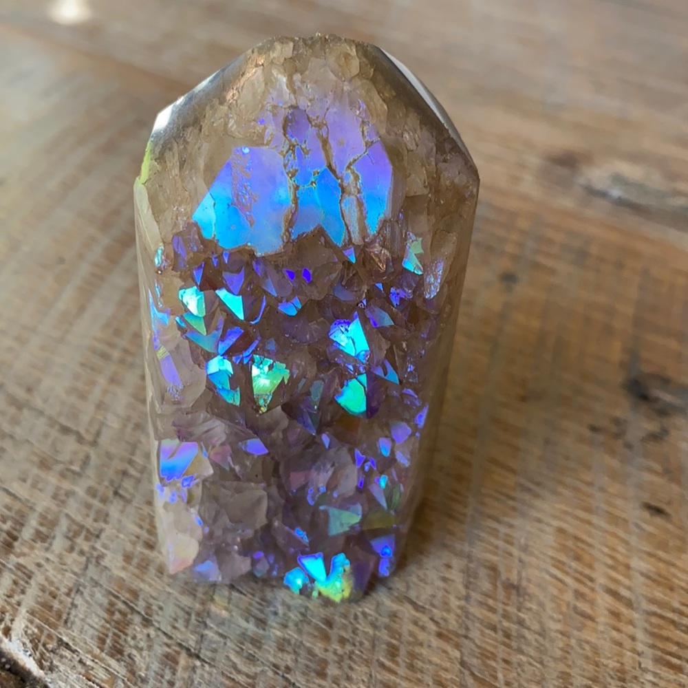 Aura quartz tower
